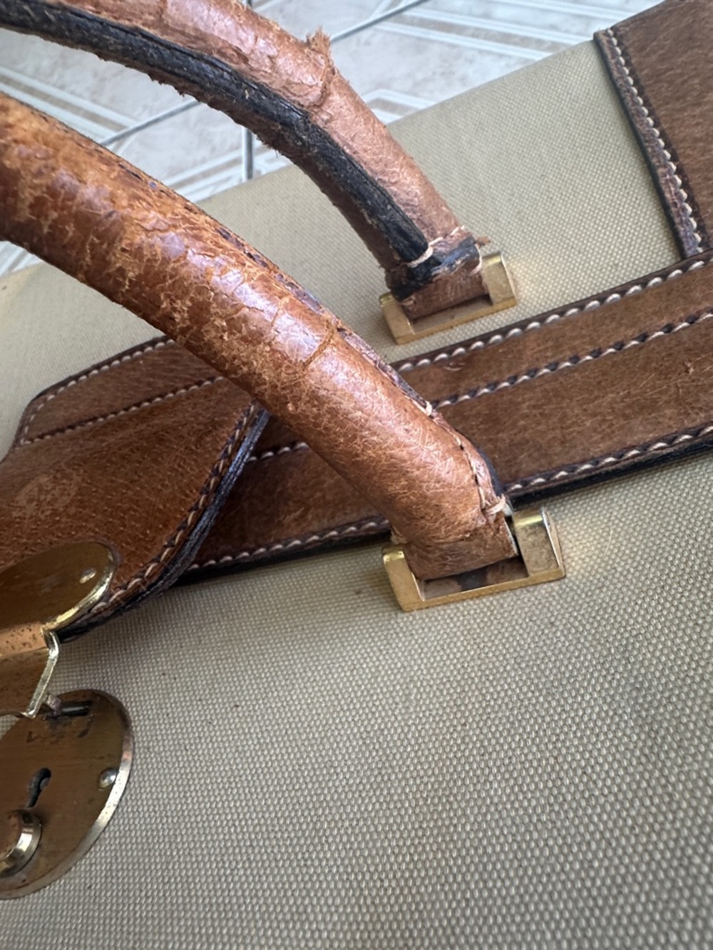 GUCCI Vintage1970s Doctor travel bag Cream Canvas and Tan Leather Top-Handle - Picture 15 of 15